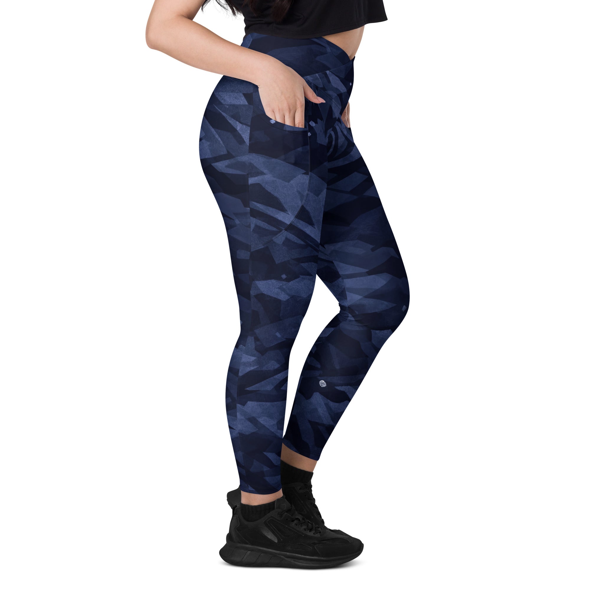 MIDNIGHT NAVY LEGGINGS WITH POCKETS — SIGNATURE CAMOUFLAGE — alternate view 2 of 6