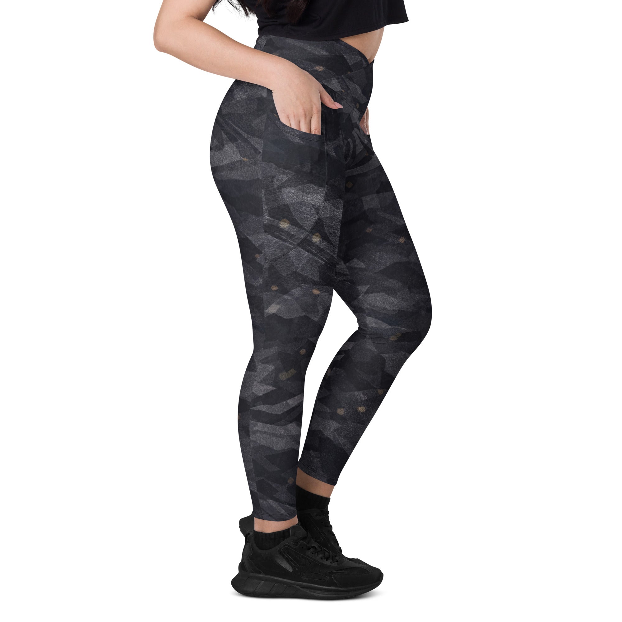 TITANIUM SMOKE LEGGINGS WITH POCKETS — SIGNATURE CAMOUFLAGE — alternate view 2 of 6